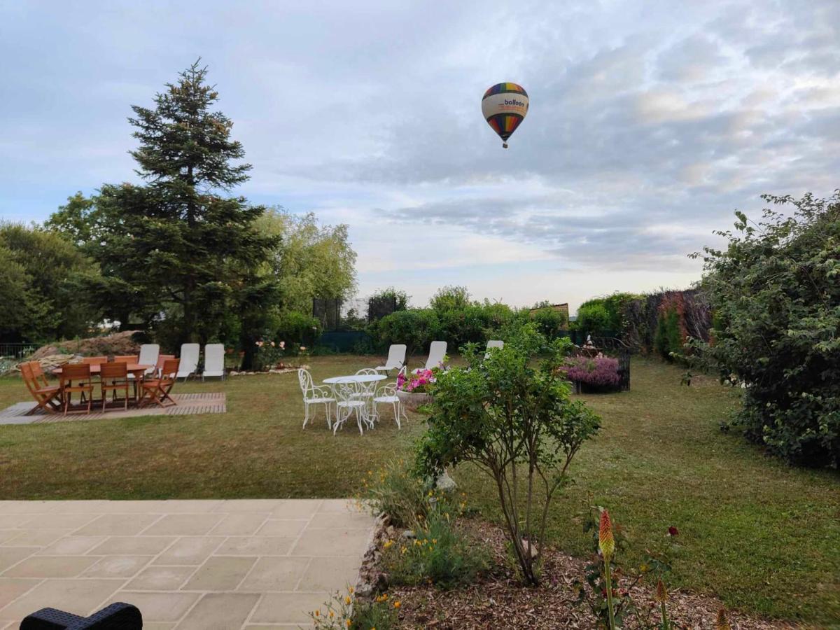 La Maison Genevier - Chambre La Family Hotel Montreuil-en-Touraine Luaran gambar